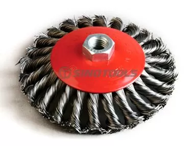 Twist Knot Bevel Brush
